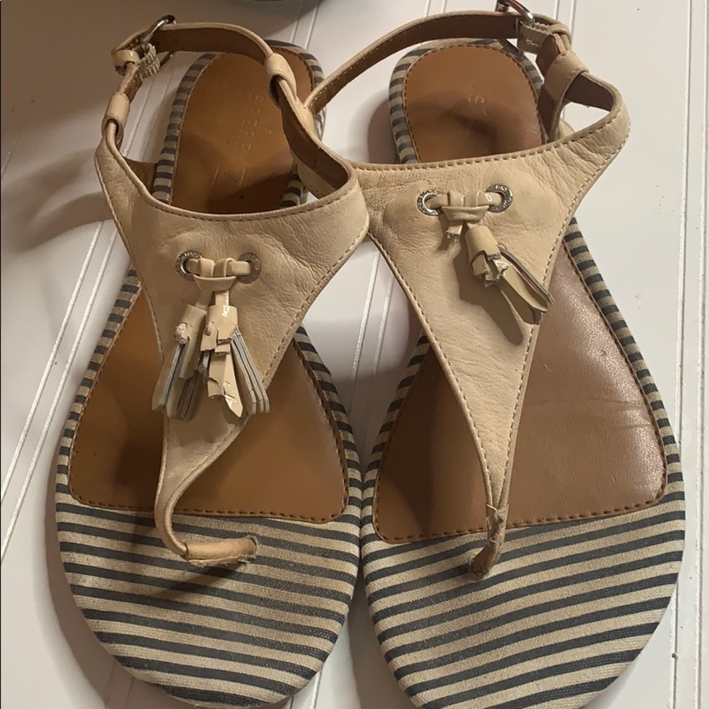 Sperry Leather Thong Sandal - 7.5. FFT0531